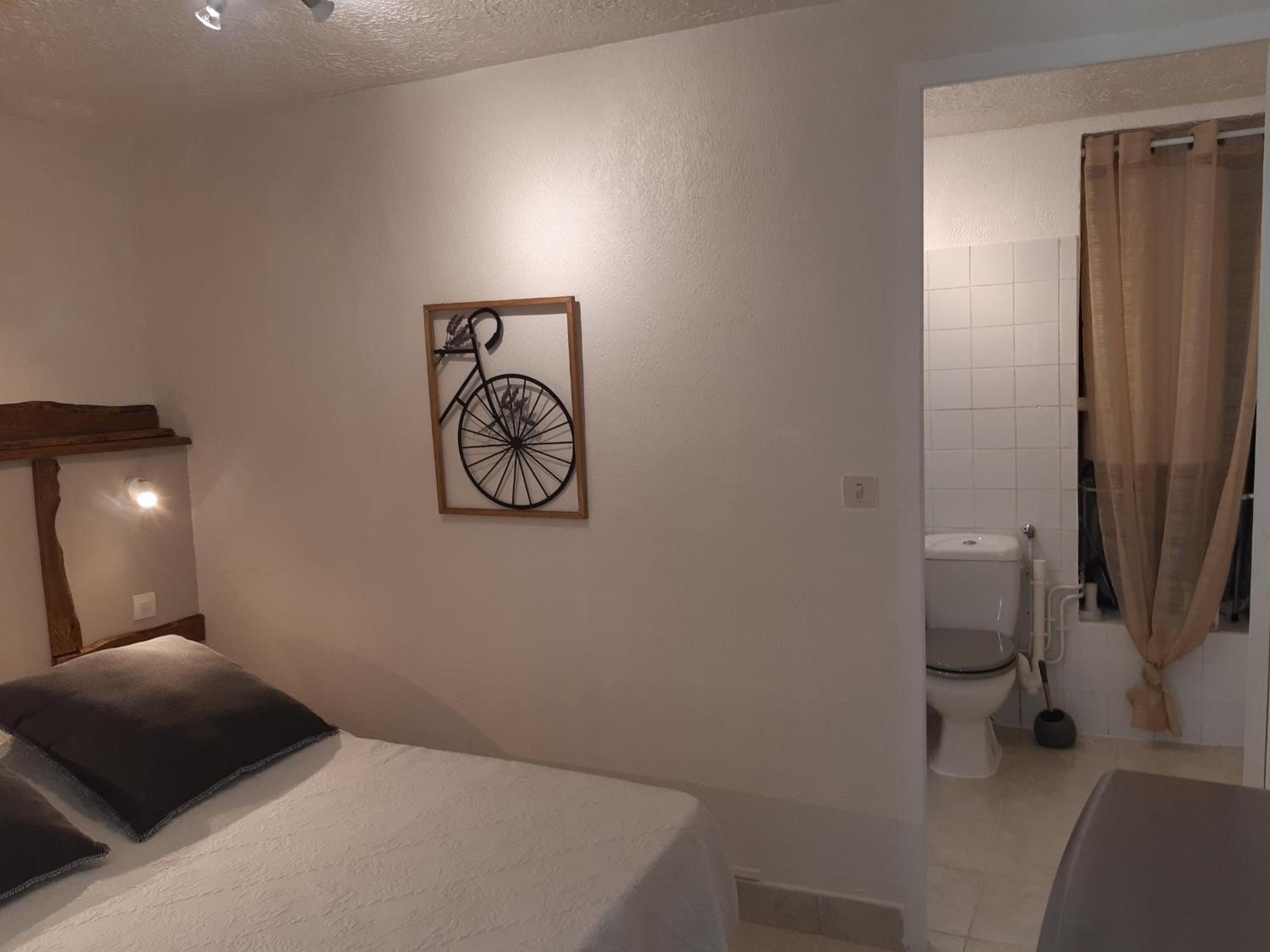La Ferme De Manon Apartment Montferrat  Luaran gambar